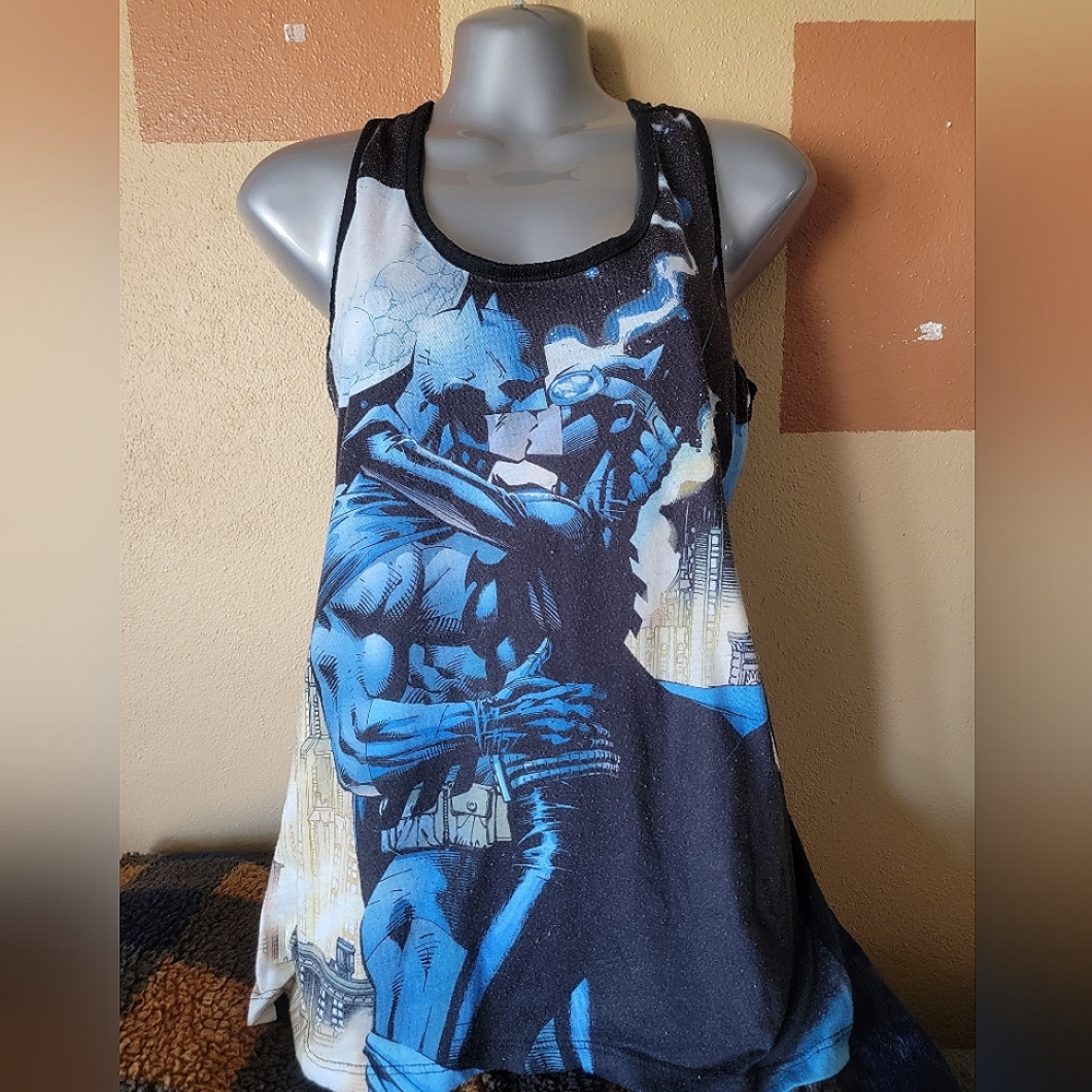 DC Comics | Batman & Catwoman Kiss Razorback Tank Top | Color: Black | Size: M